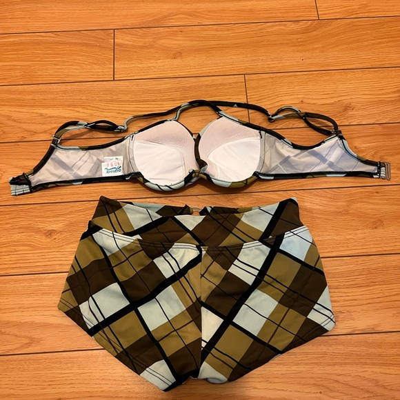 💥4/$30 bikinis- two piece sets - Picture 3 of 13